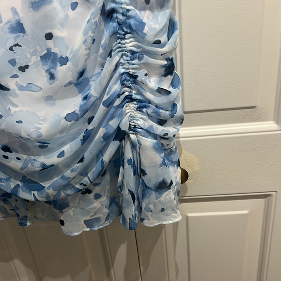 Dress with short sleeves and scrunched skirt - Picture 2 of 3